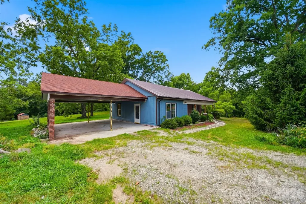 8134 Rhodhiss Road Connelly Springs NC 28612