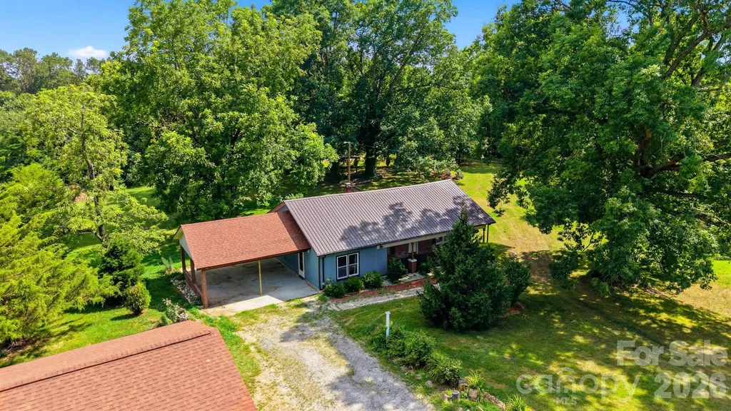 8134 Rhodhiss Road Connelly Springs NC 28612