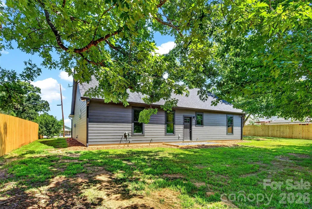 1652 Doggett Road Forest City NC 28043