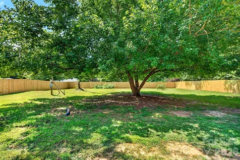 1652 Doggett Road Forest City NC 28043