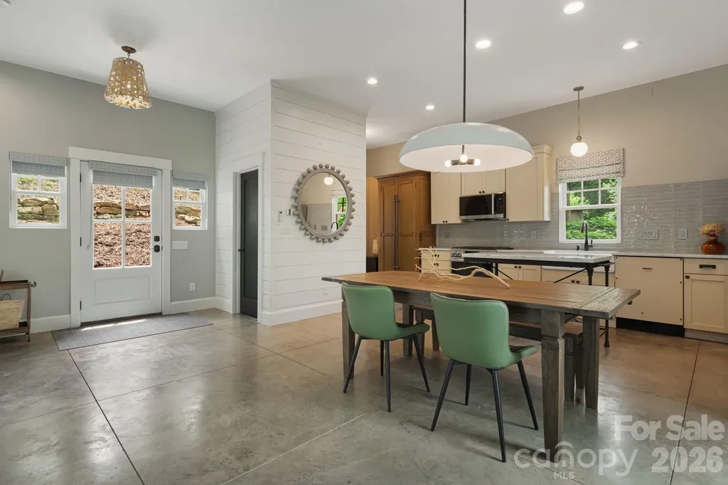 195 Jordan Street Hendersonville NC 28739