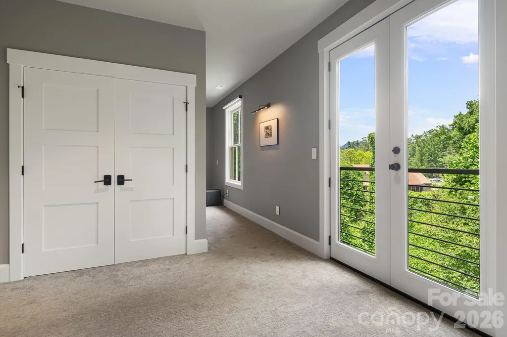 195 Jordan Street Hendersonville NC 28739