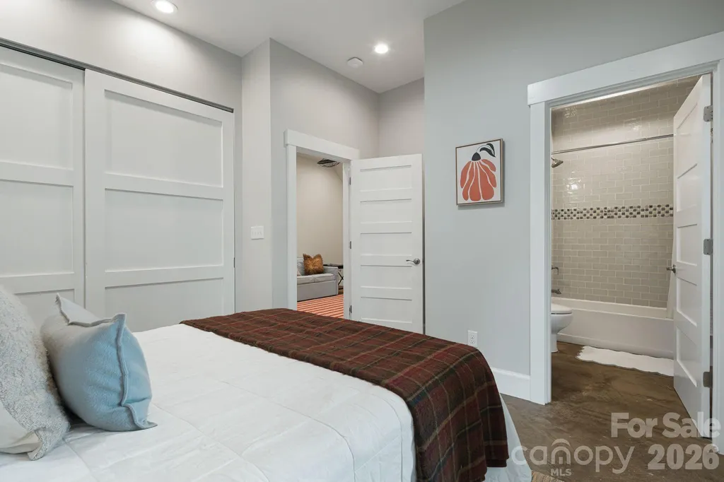 195 Jordan Street Hendersonville NC 28739