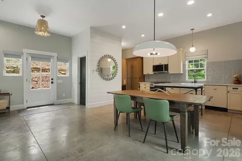 195 Jordan Street Hendersonville NC 28739