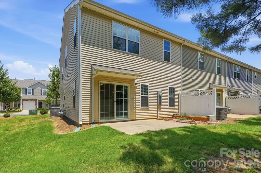 7323 Jane Parks Way Charlotte NC 28217