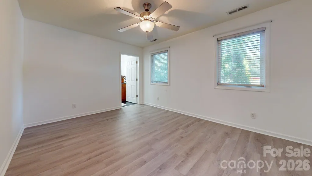 31 English Ivy Road Asheville NC 28806