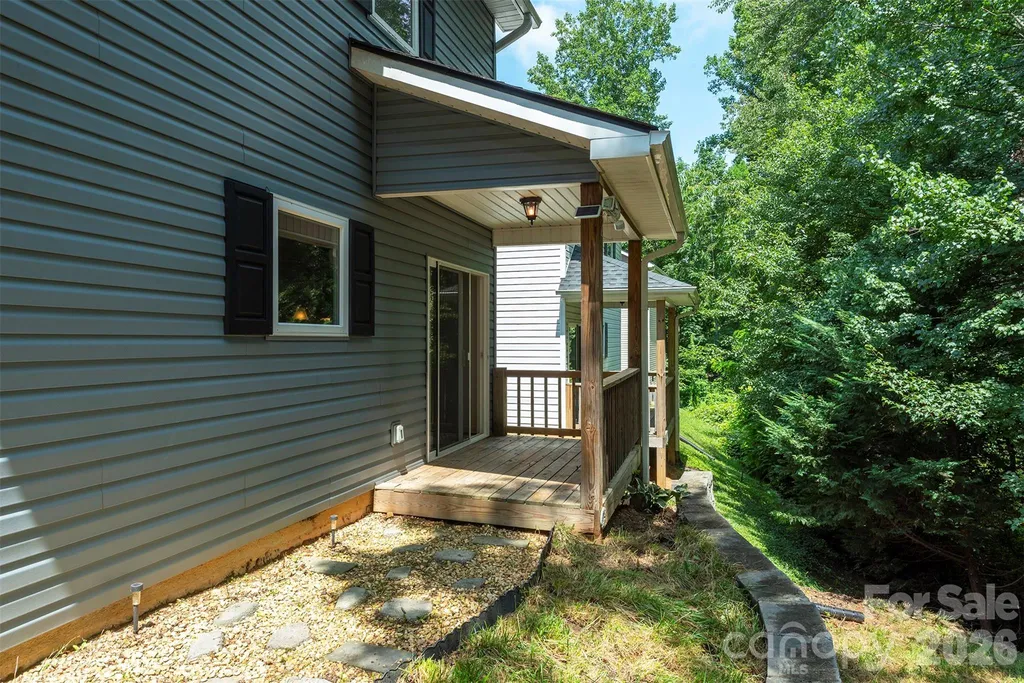 31 English Ivy Road Asheville NC 28806