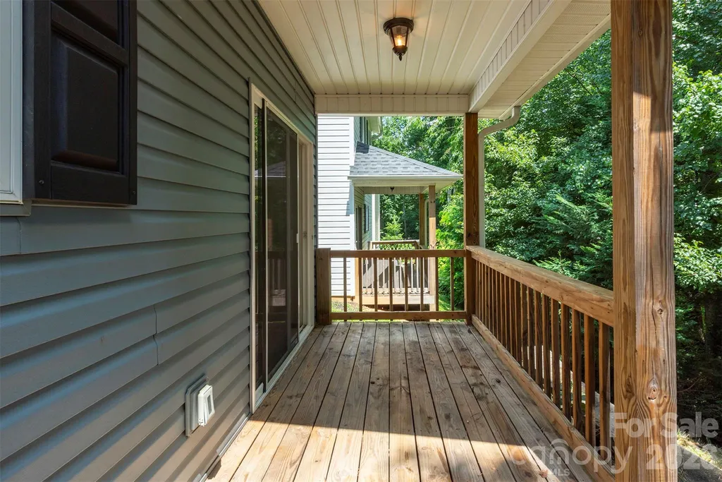 31 English Ivy Road Asheville NC 28806