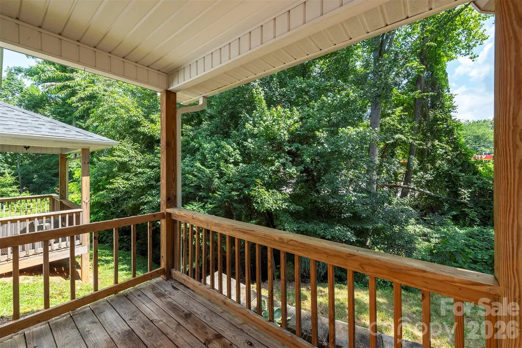 31 English Ivy Road Asheville NC 28806