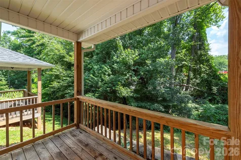31 English Ivy Road Asheville NC 28806