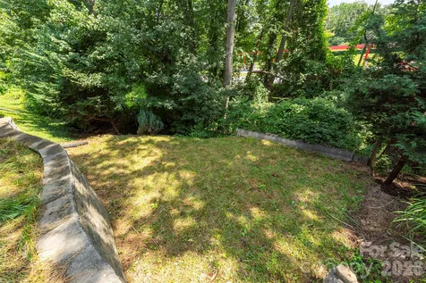 31 English Ivy Road Asheville NC 28806