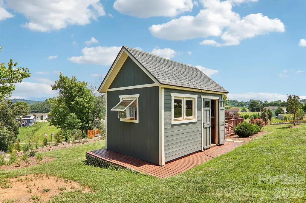 196 Tipton Hill Road Leicester NC 28748