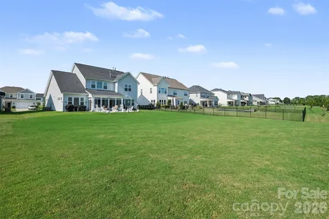 3826 Dahlia Drive Harrisburg NC 28075