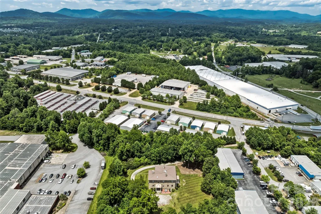 31 Meadows Blake House Lane Fletcher NC 28732