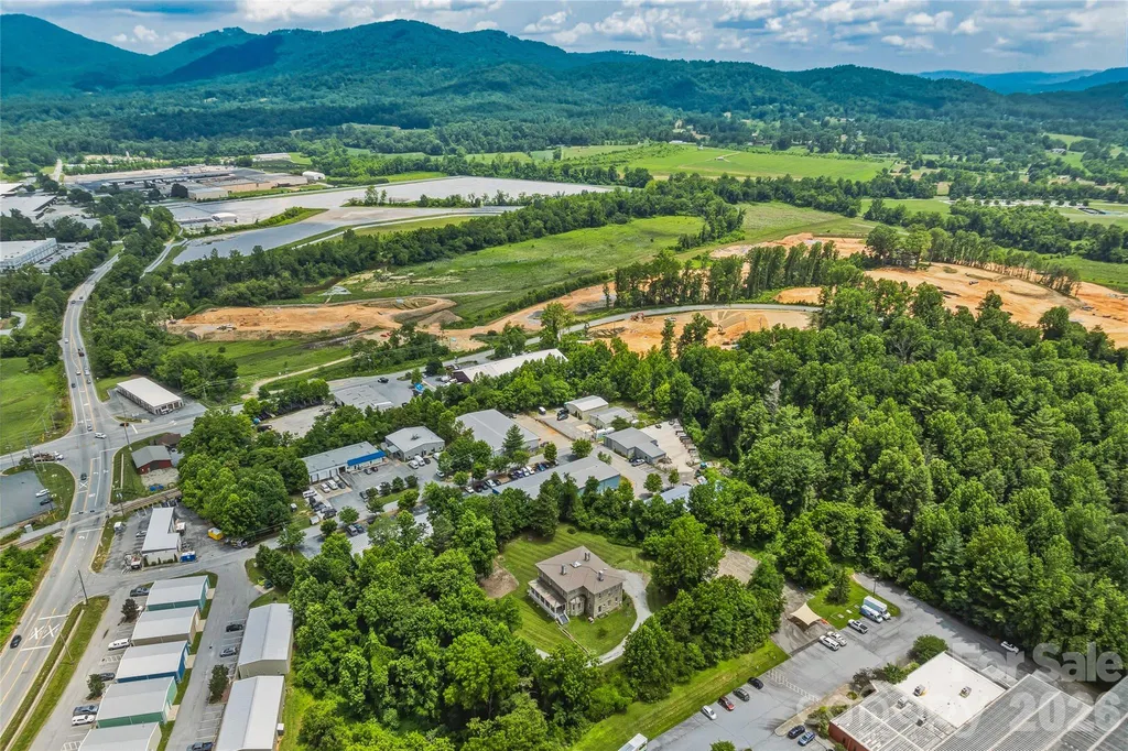 31 Meadows Blake House Lane Fletcher NC 28732