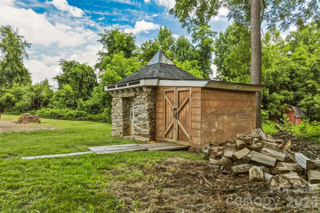 31 Meadows Blake House Lane Fletcher NC 28732