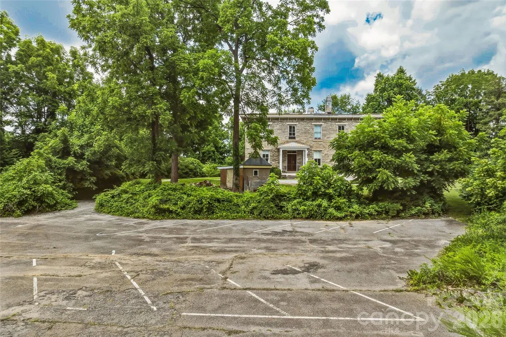 31 Meadows Blake House Lane Fletcher NC 28732