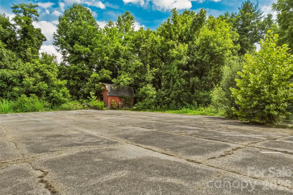 31 Meadows Blake House Lane Fletcher NC 28732
