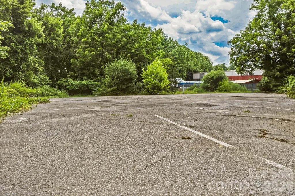 31 Meadows Blake House Lane Fletcher NC 28732