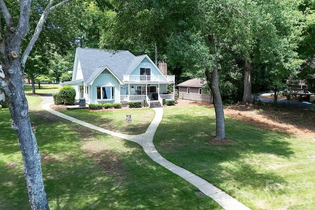 136 Lakeland Circle Mount Gilead NC 27306