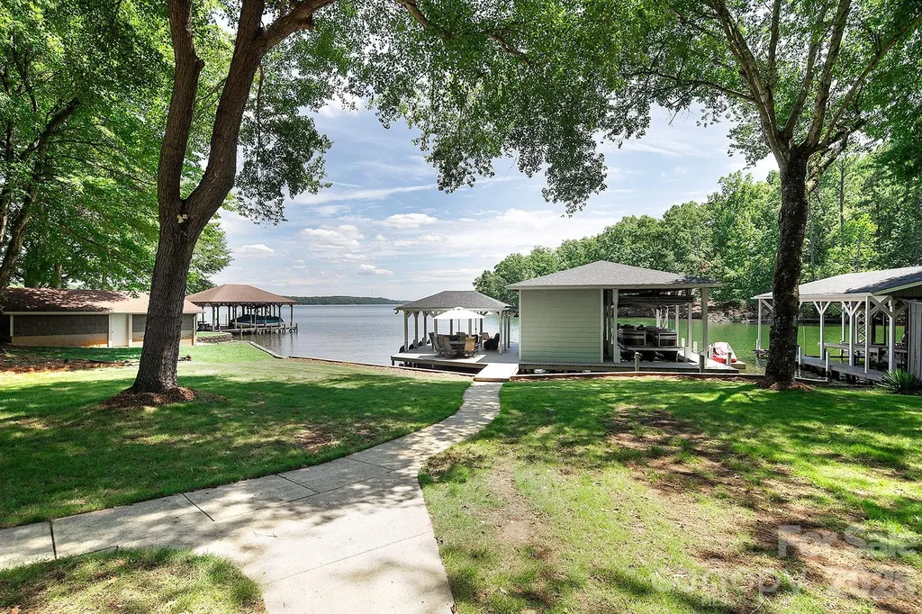 136 Lakeland Circle Mount Gilead NC 27306