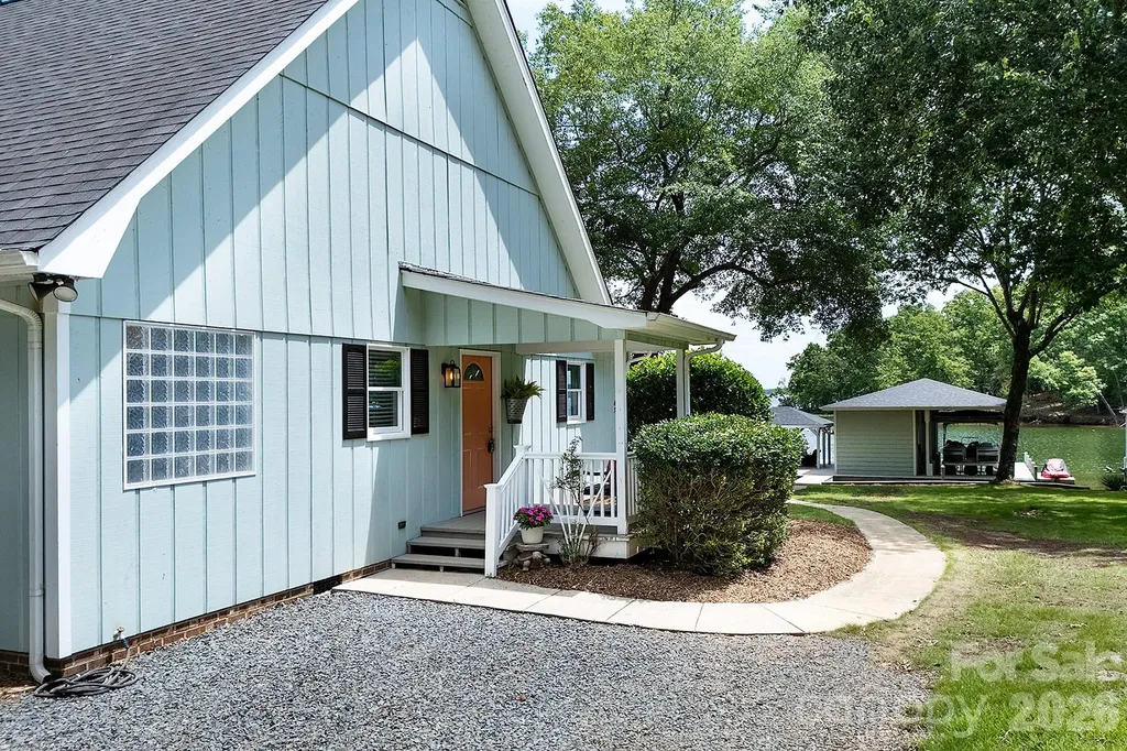 136 Lakeland Circle Mount Gilead NC 27306