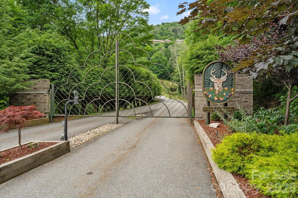 747 Whitetail Trail Banner Elk NC 28604