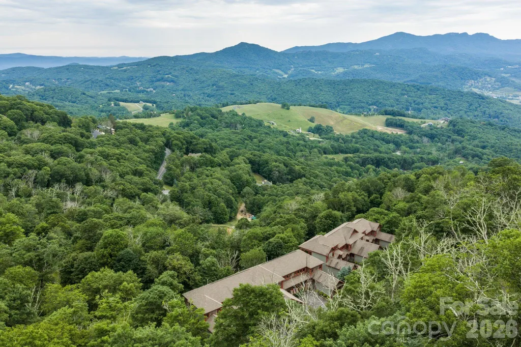 747 Whitetail Trail Banner Elk NC 28604
