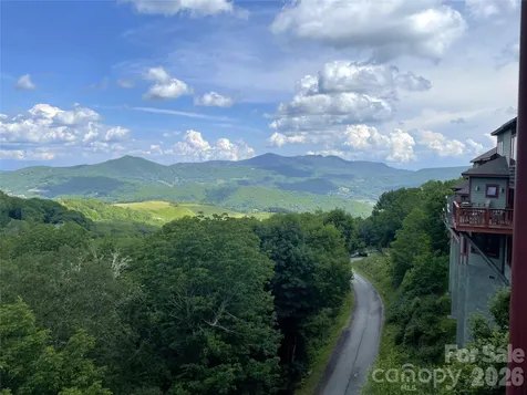 747 Whitetail Trail Banner Elk NC 28604