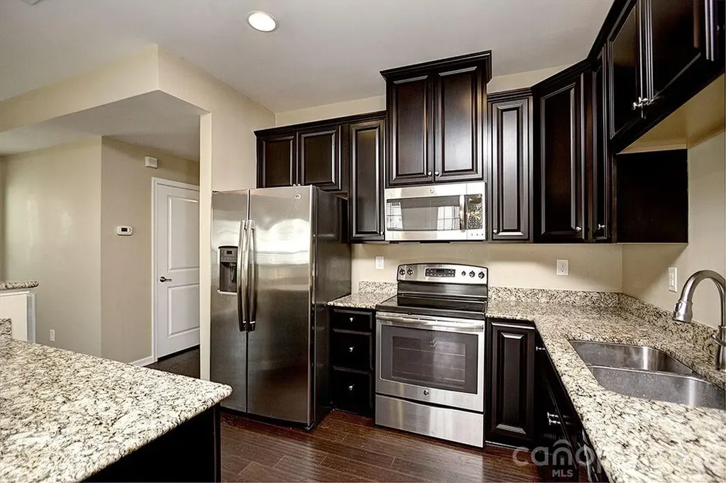 2704 Silverthorn Drive Charlotte NC 28273
