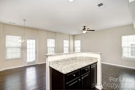 2704 Silverthorn Drive Charlotte NC 28273
