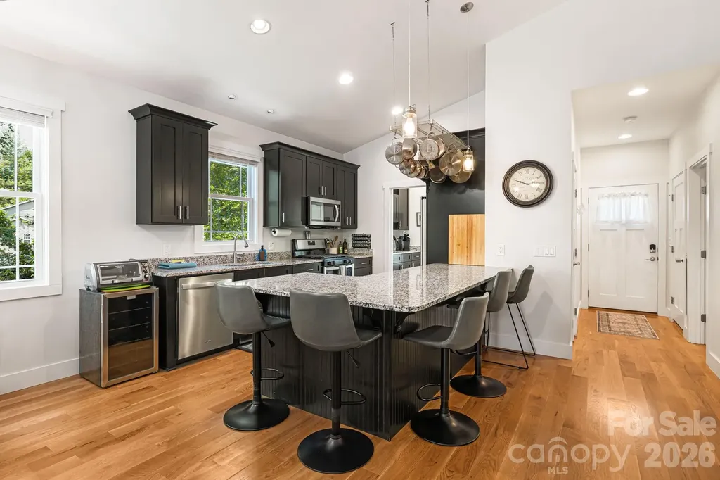82 Summit Circle Hendersonville NC 28739