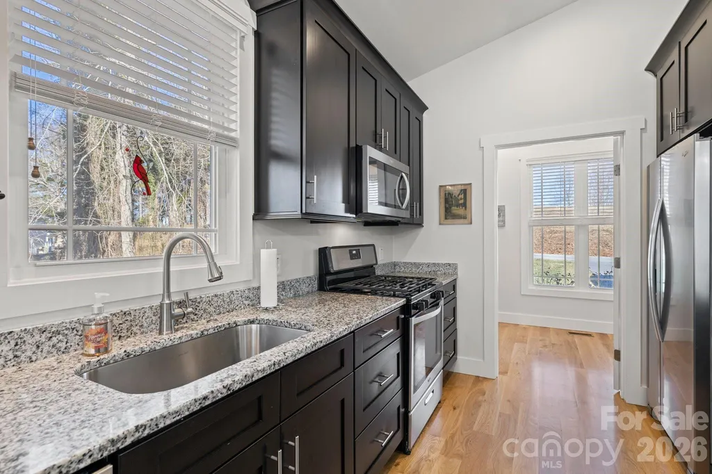 82 Summit Circle Hendersonville NC 28739