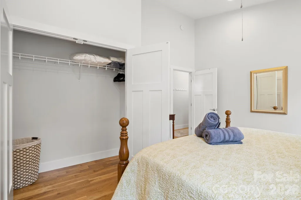 82 Summit Circle Hendersonville NC 28739