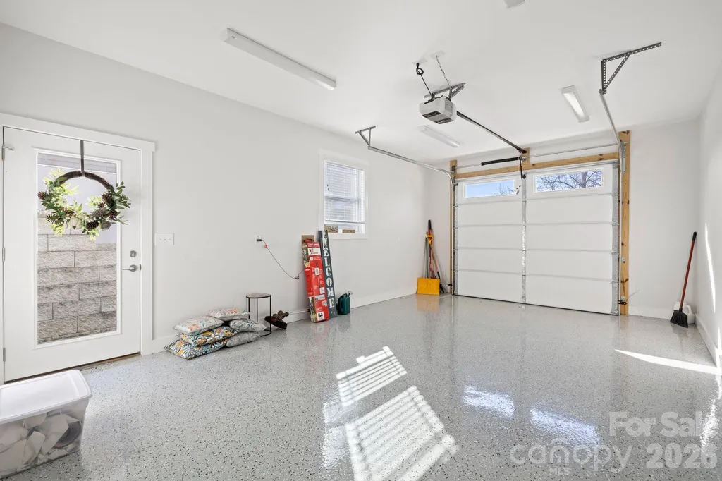 82 Summit Circle Hendersonville NC 28739