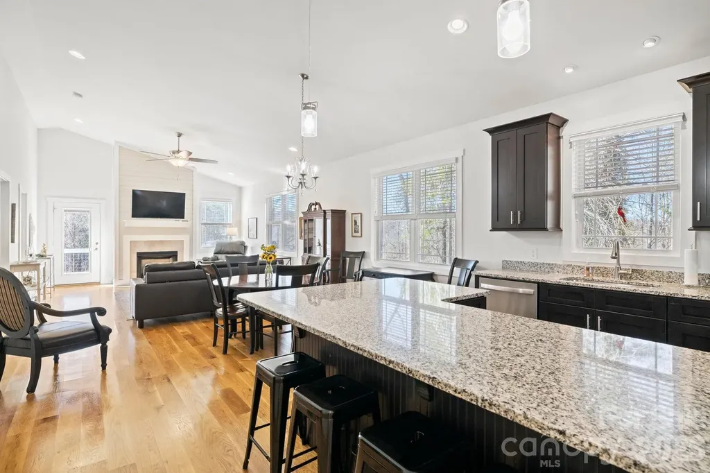 82 Summit Circle Hendersonville NC 28739