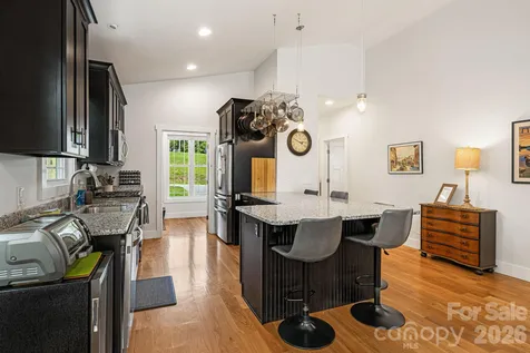 82 Summit Circle Hendersonville NC 28739