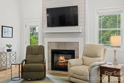 82 Summit Circle Hendersonville NC 28739