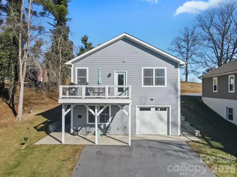 82 Summit Circle Hendersonville NC 28739