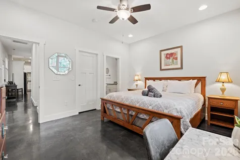 82 Summit Circle Hendersonville NC 28739