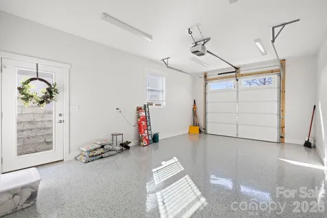 82 Summit Circle Hendersonville NC 28739