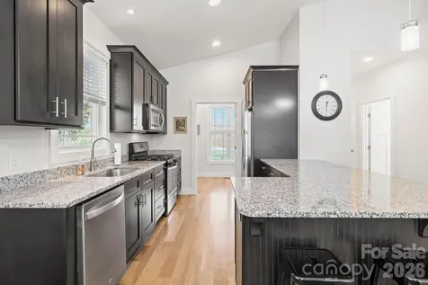 82 Summit Circle Hendersonville NC 28739