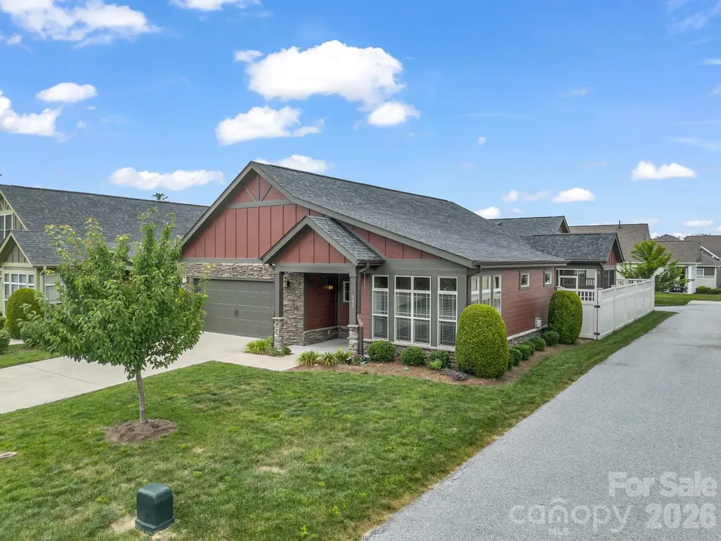 595 Summerfield Place Flat Rock NC 28731