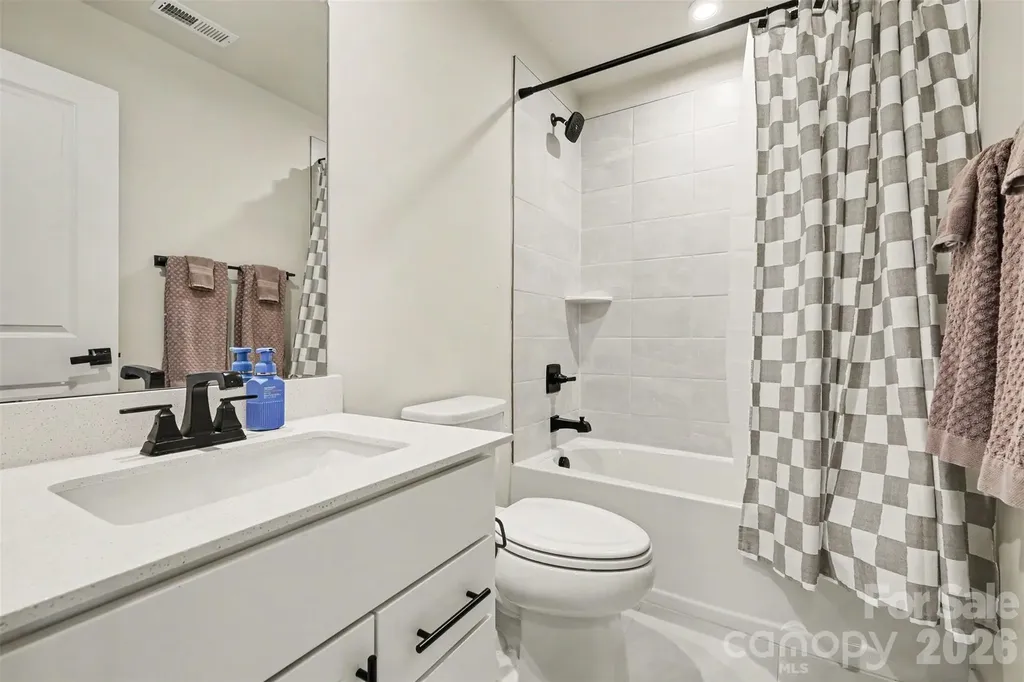 1018 Simcoe Lane Charlotte NC 28217