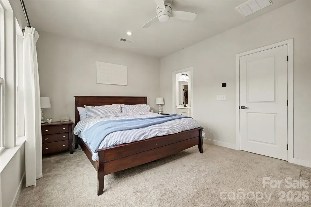 1018 Simcoe Lane Charlotte NC 28217