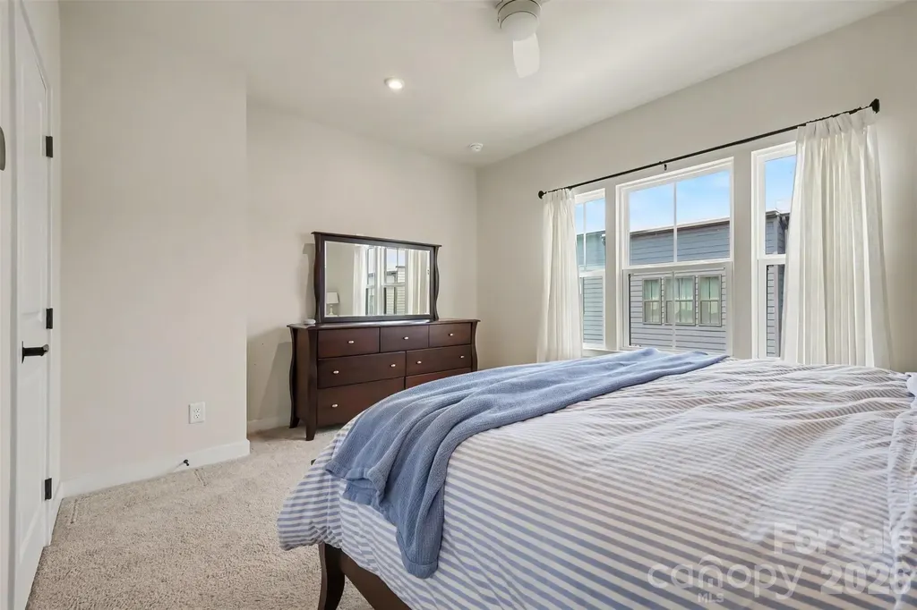 1018 Simcoe Lane Charlotte NC 28217