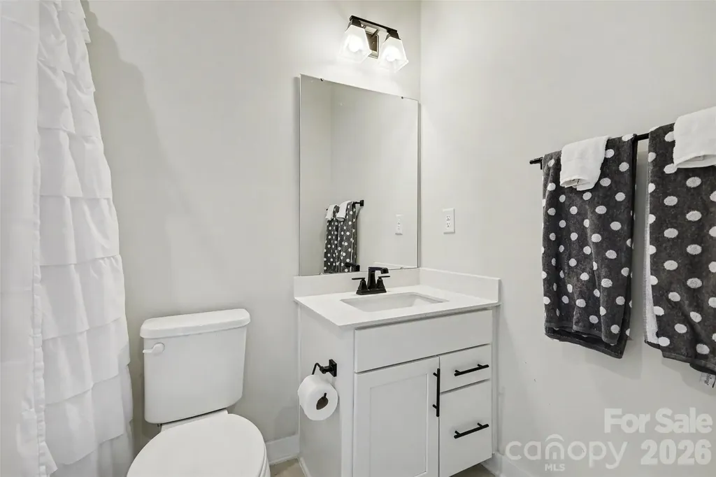 1018 Simcoe Lane Charlotte NC 28217