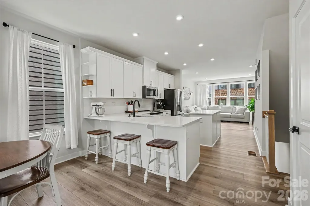 1018 Simcoe Lane Charlotte NC 28217