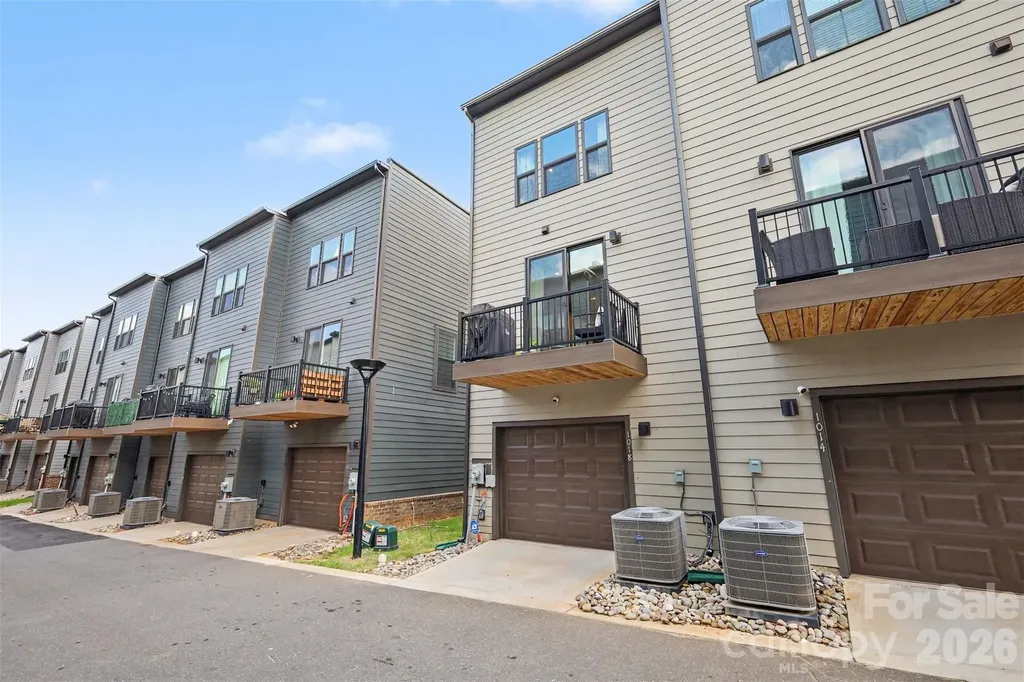 1018 Simcoe Lane Charlotte NC 28217