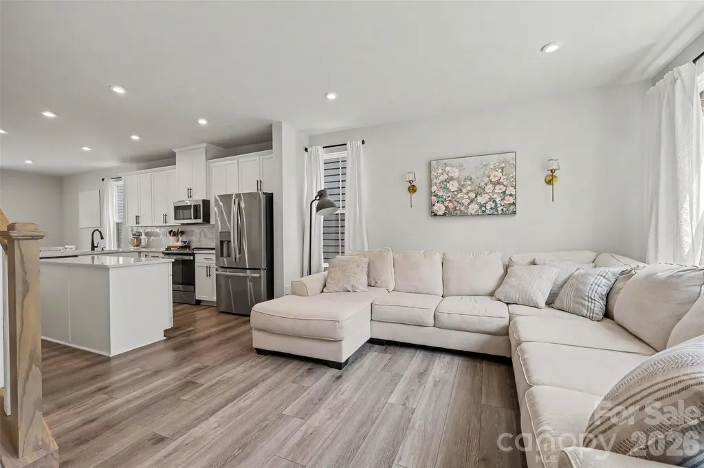 1018 Simcoe Lane Charlotte NC 28217